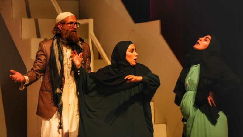 «و تن زمین»؛ روایت رنج زنان و کودکان غزه روی صحنه تالار فرهنگ و هنر قم