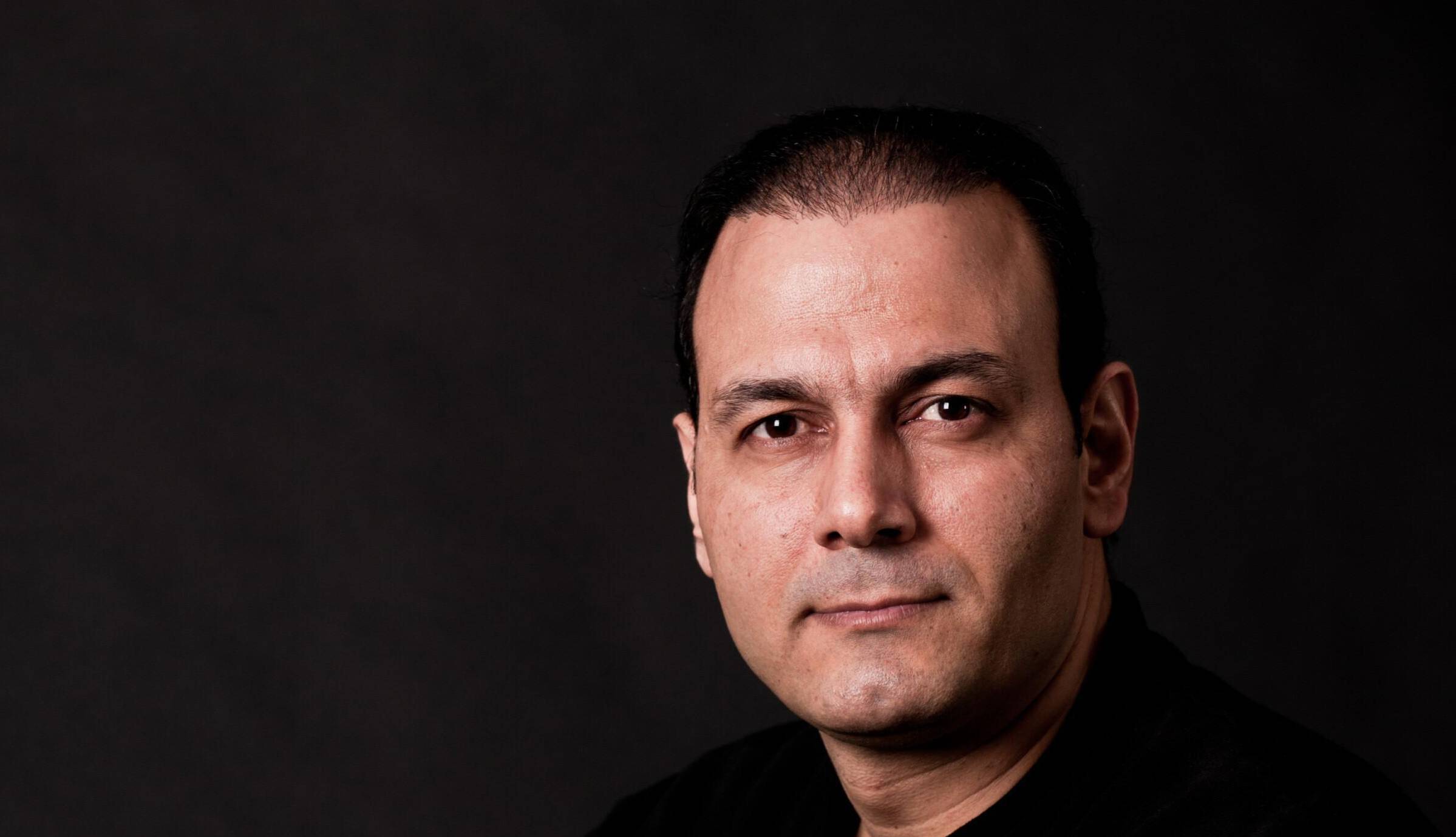 «اِی که عُمری دَر هَوایت نشستم زیر باران ها»؛ آواز دلنشینی از علیرضا قربانی