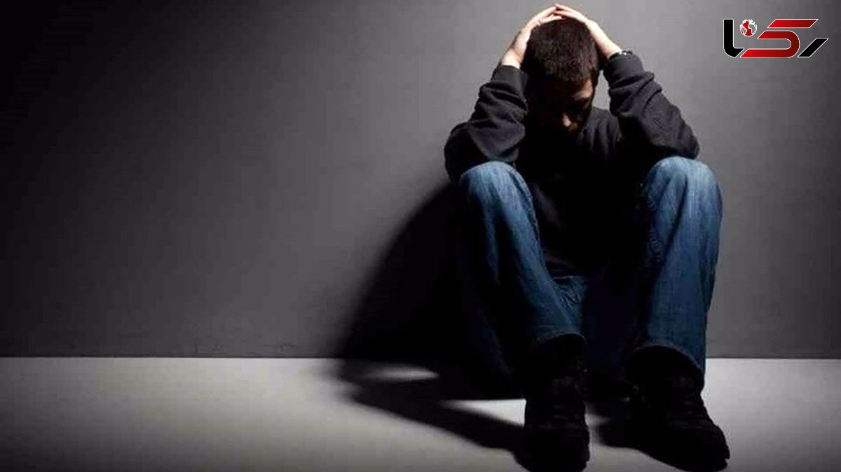 پسر شیشهای، مادرش را زیر مشت و لگد گرفت
