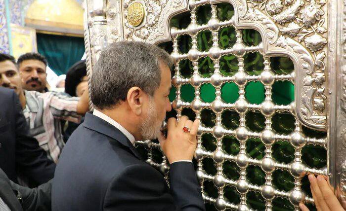عکس/ تشرف وزیر امورخارجه به زیارت حرم حضرت فاطمه معصومه(س)