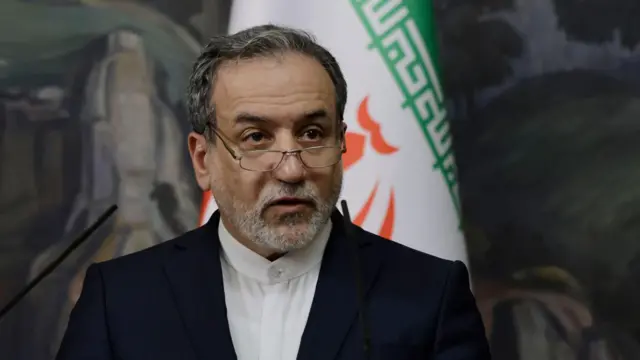 عراقچی در حاشیه اجلاسیه خبرگان: مسیر وزارت خارجه در فضای یک تفاهم ملی با عزت ادامه دارد