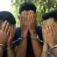 به این اراذل تا قمه دست نگرفته‌اند دستبند بزنید