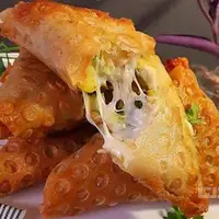سمبوسه پیتزایی خونگی؛ ترد وخوشمزه