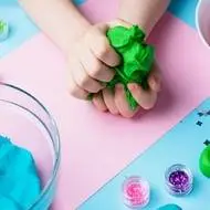 خمیر بازی خانگی؛ سرگرمی ایمن و طبیعی برای کودکان