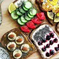 شاهکار صبحگاهی با دو عدد نان تست و شکلات!
