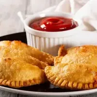 پیراشکی مرغ خانگی؛ ترکیبی از تردی، لطافت و عطر دلنشین