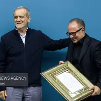 عکس/ خداحافظی با معاون پارلمانی حاشیه‌ساز رییس جمهور