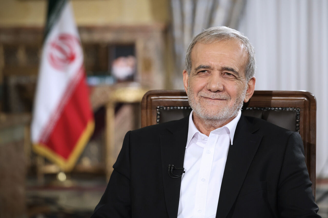 پیام تبریک پزشکیان به مناسبت قهرمانی تیم ملی وزنه‌برداری نوجوانان