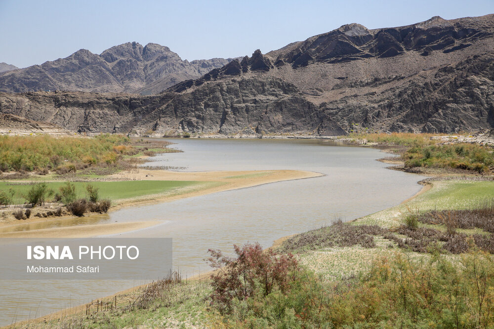 در حاشیه؛ عباسآباد، روستایی در سایهٔ توسعه