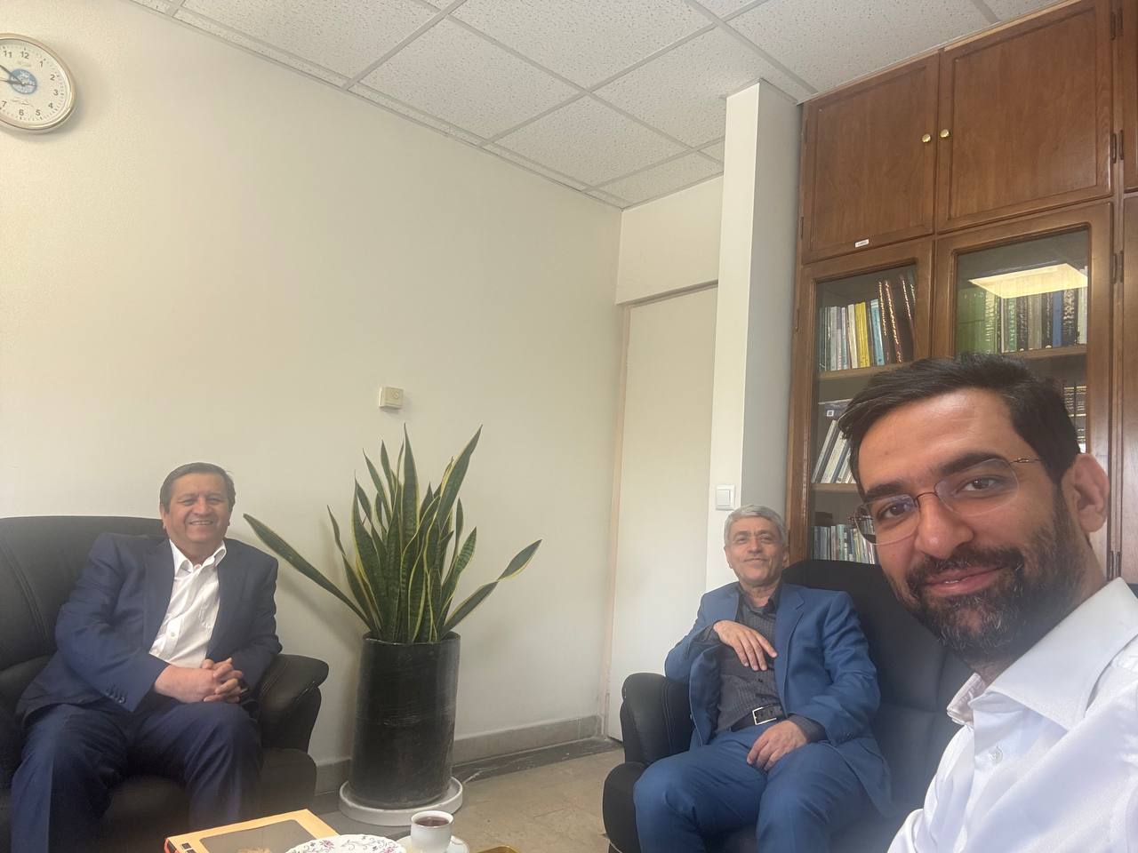عکس/ آذری جهرمی تصویری از خود در کنار طیب نیا و همتی منتشر کرد