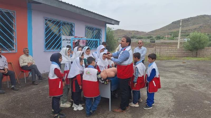 اعزام کاروان سلامت به روستای زرینخانی طارمسفلی