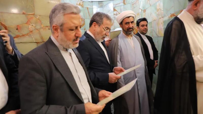 وزیر امور خارجه وارد قم شد
