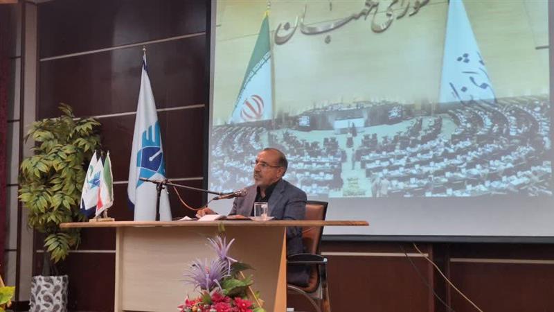 نماینده مجلس : قوانین زائد در کشور اصلاح یا کنار گذاشته می شوند