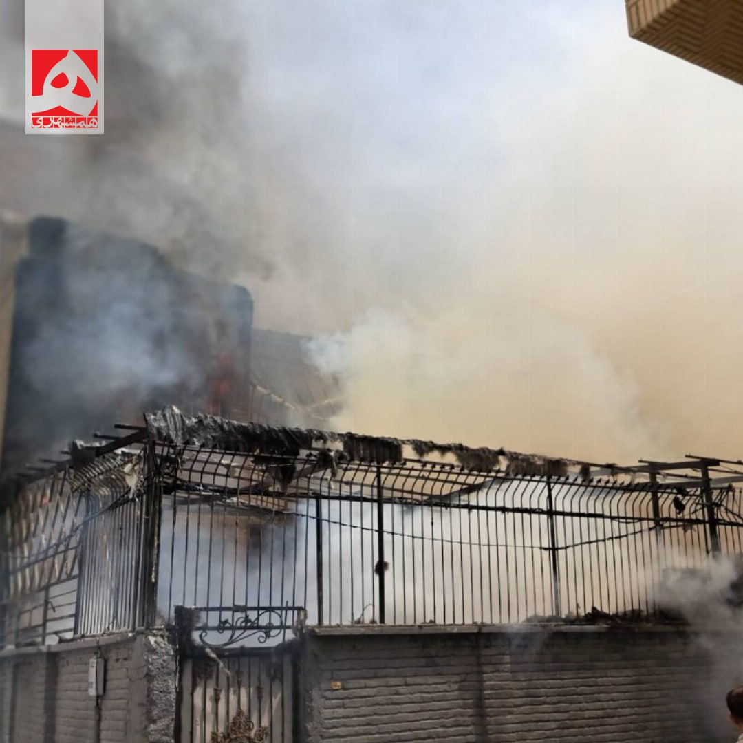 آتش‌سوزی در یک انبار در خیابان مولوی