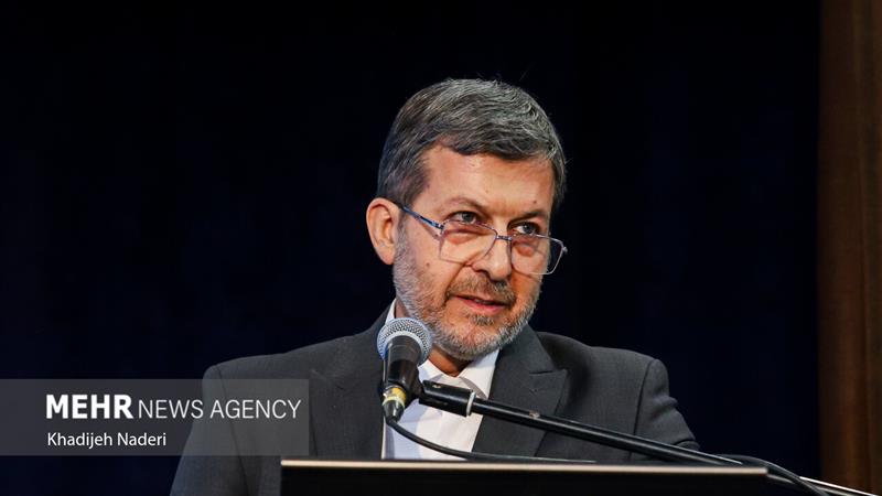 استاندار اصفهان: معلمان معماران تمدنساز ایران آیندهاند