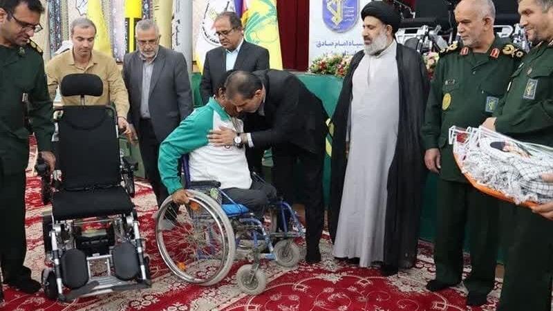 بسیج سازندگی بوشهر ۴۸ دستگاه ویلچر برقی به معلولان اهدا کرد