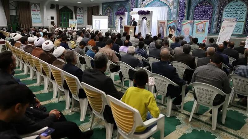 استاندار خراسان جنوبی: علمای دین، چراغ هدایت جامعه هستند