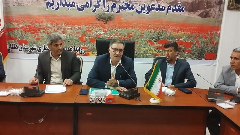 توزیع ماهانه ۱۳۰۰ تن آرد میان نانواییهای دلفان