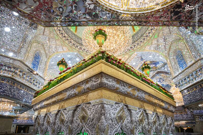 عکس/ گل‌آرایی ضریح سیدالشهدا در آستانه ولادت امام رئوف