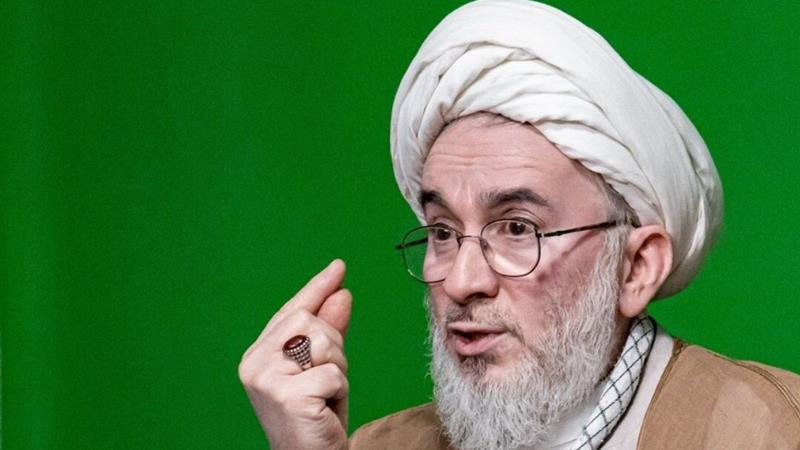 حوزه علمیه باید نقش رهبری فکری جامعه را ایفا کند