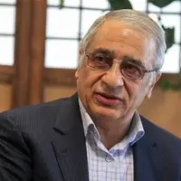 رئیس پیشین بانک مرکزی: برای حل مشکل یک بانک برای ۲ روز  ۵۰ میلیارد پرداخت کردم! 