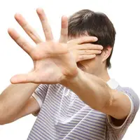 ته خجالتی بودن و بی‌خیالی هستم