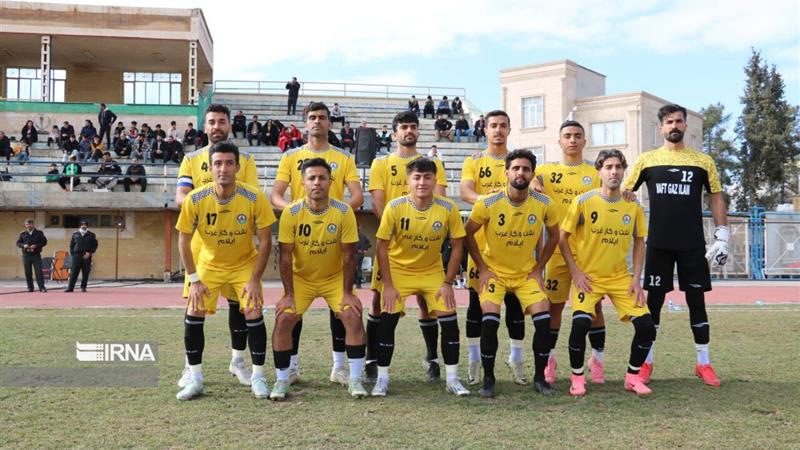 نماینده فوتبال ایلام یک گام تا صعود کم آورد