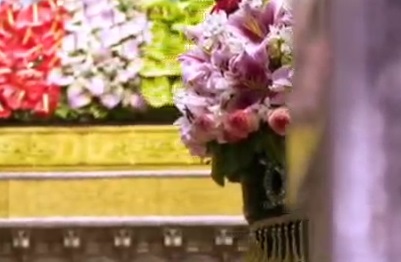 گل آرایی حرم مطهر رضوی در آستانه میلاد امام رضا(علیه السلام)