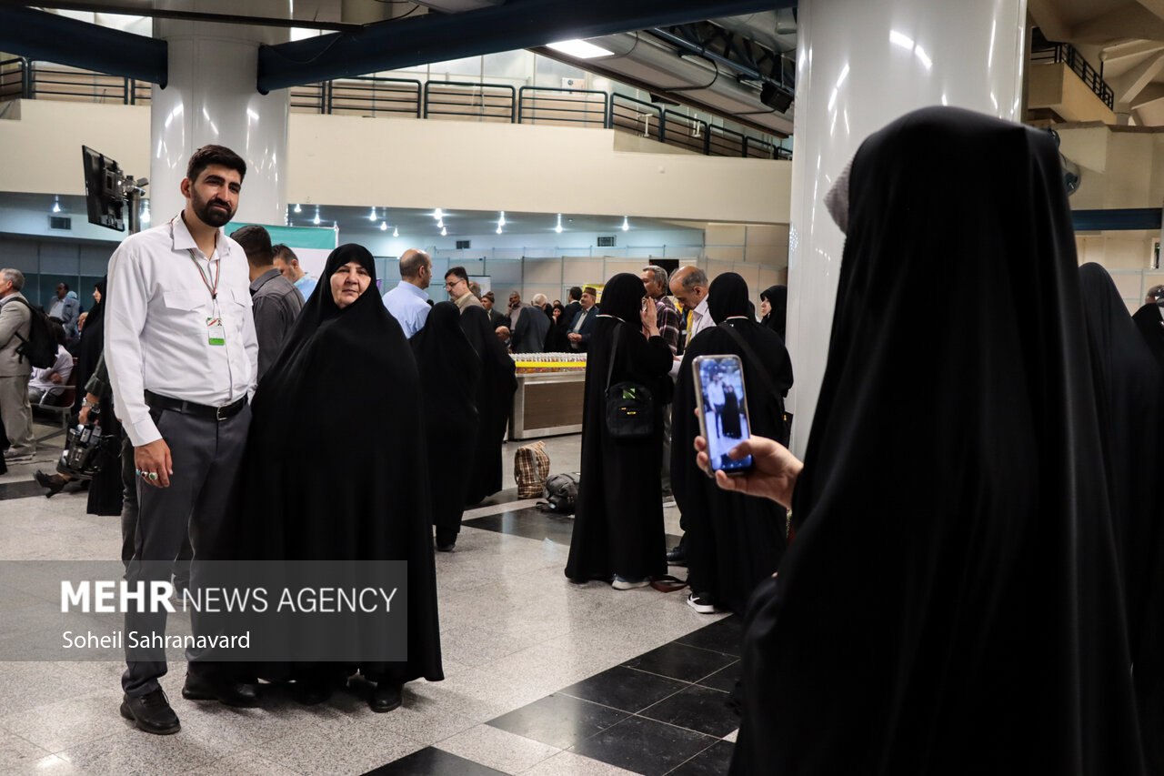 بدرقه زائران حج تمتع از فرودگاه بین‌المللی مشهد