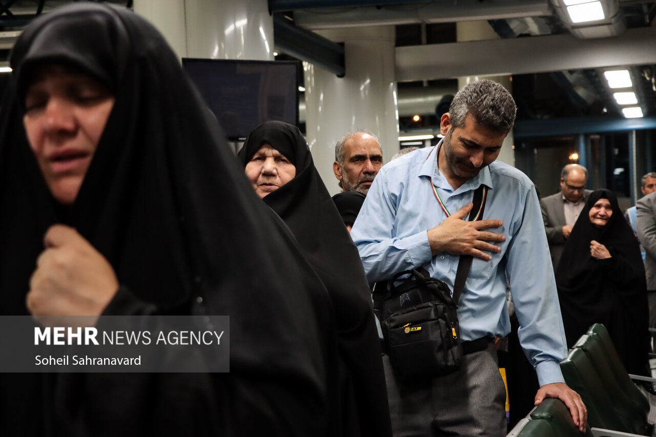 بدرقه زائران حج تمتع از فرودگاه بین‌المللی مشهد