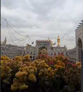 تعویض پرچم گنبد مطهر آستان رضوی، در آستانه سالروز ولادت حضرت رضا علیه‌السلام