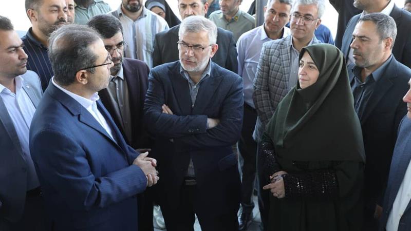 بازدید معاون رییس جمهور از ایستگاه شارژ اتوبوس‌های برقی کرج