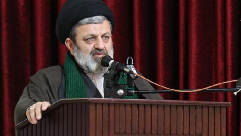 حکمت مطهر برای تقویت روحیه انقلابی ضروری است