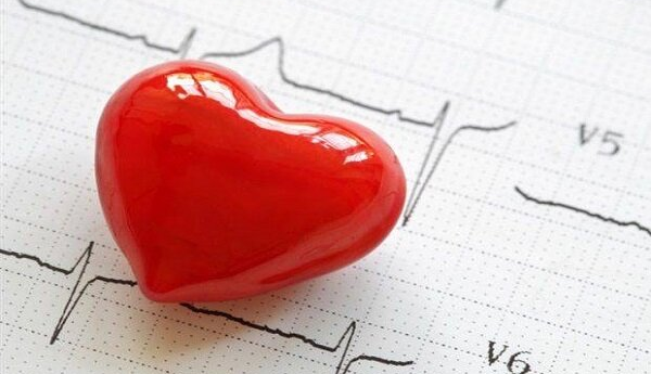 علائمی که زنان نادیده می‌گیرند؛ نشانه‌های پنهان سکته قلبی