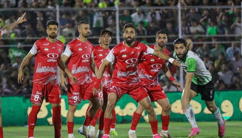 پایان نیمه اول ۸ بازی همزمان با شکست پرسپولیس،تراکتور وسپاهان