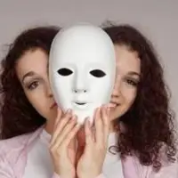 زندگی یا نمایش زندگی!؟