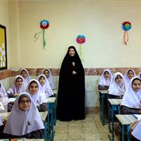معلم، راوی عشق و ایثار