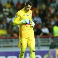 استراحت مطلق به گلر مدعی دستکش طلا