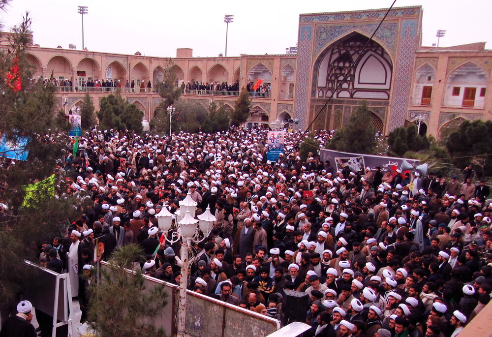 سرمقاله جوان/ چرا حوزه به قم آمد؟