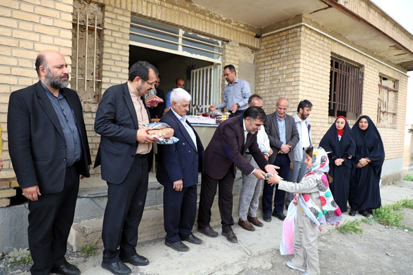 جشن تولد خواهر و برادری در دورافتادهترین مدرسه همدان