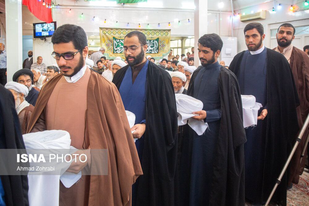 عکس/ عمامه گذاری طلاب در روز میلاد امام رضا(ع) در قم