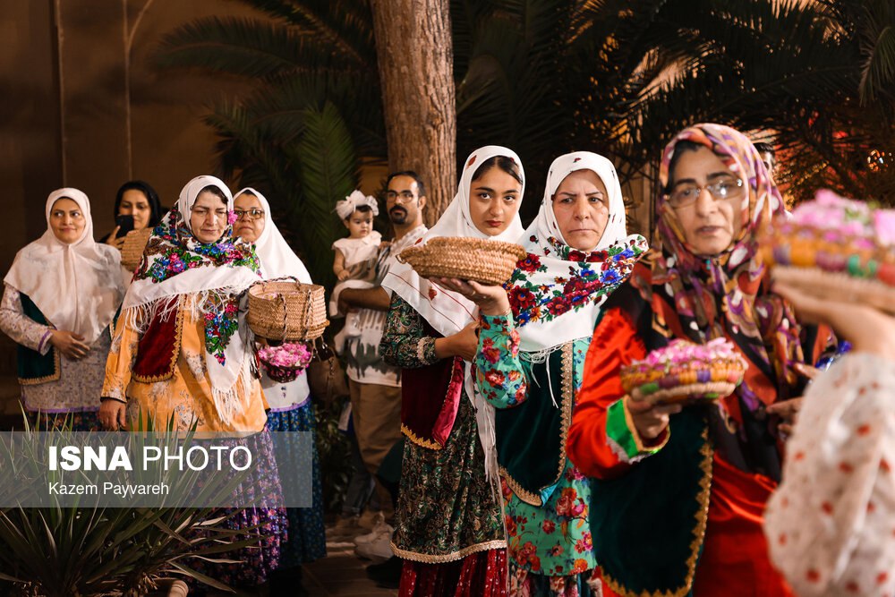 آیین ملی گل غلتان کاشان