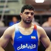 مدال برنز رقابت‌های بین المللی جام تختی برگردن کشتی‌گیر کرمانشاه
