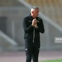 سوالات و اعتراض تند سرمربی سپاهان از خود و بازیکنان!
