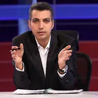 استقبال ویژه از «عادل فردوسی‌پور» در نمایشگاه کتاب