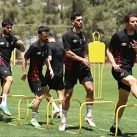 کارتال شاگردانش را به دو گروه تقسیم کرد