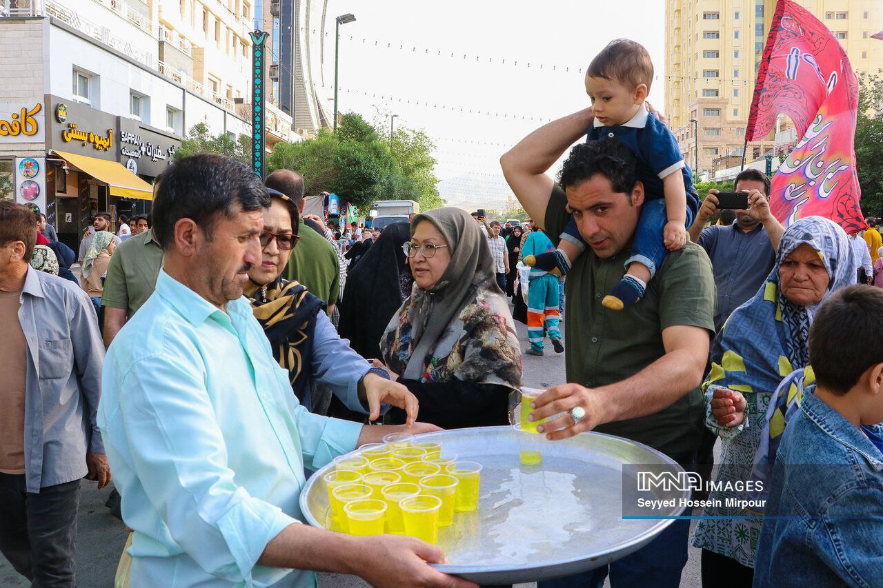 عکس/ جشن مردمی میلاد امام رضا (ع) در مشهد