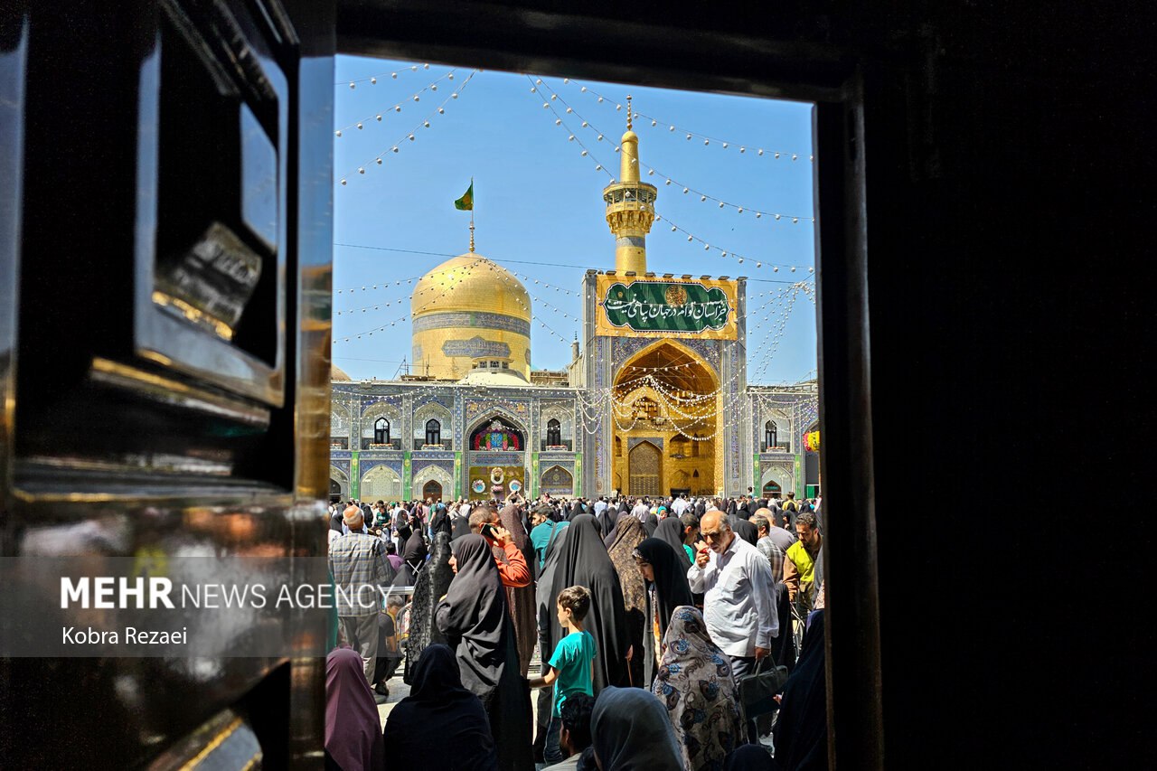 عکس/ روز میلاد امام رضا (ع) در حرم مطهر رضوی