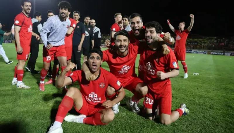 بررسی نهایی محل جشن قهرمانی تراکتور