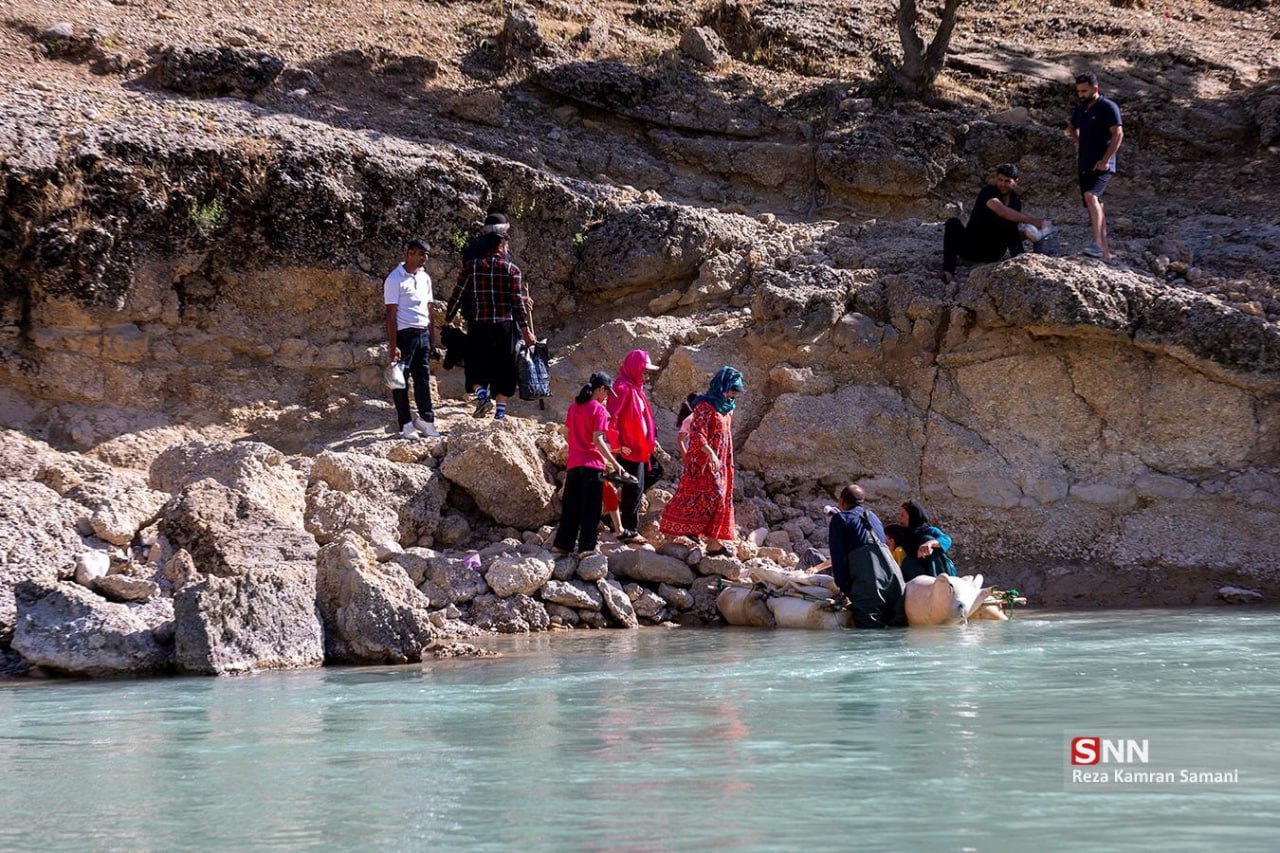 بلم‌سواری در رودخانه گزستان